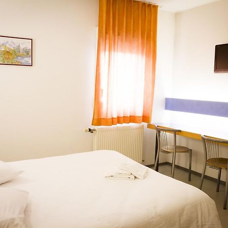 Hotel Vallee Bleue Montalieu-Vercieu Ngoại thất bức ảnh
